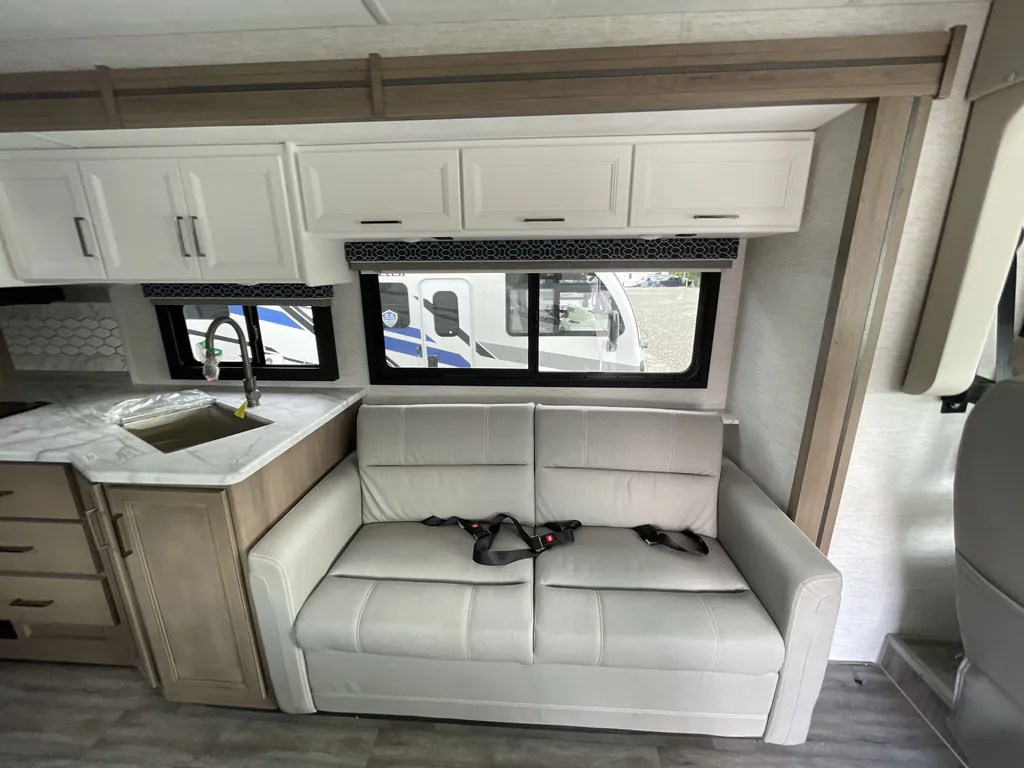 2026 Thor Motor Coach Freedom Traveler A29, Photos photo 15