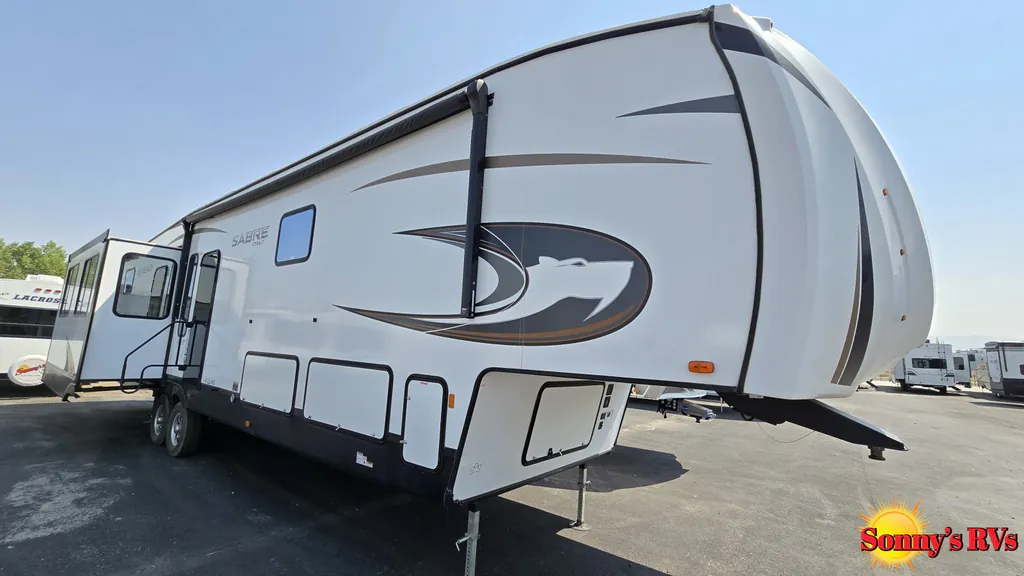 2023 Forest River Sabre 38RLH, Photos photo 4