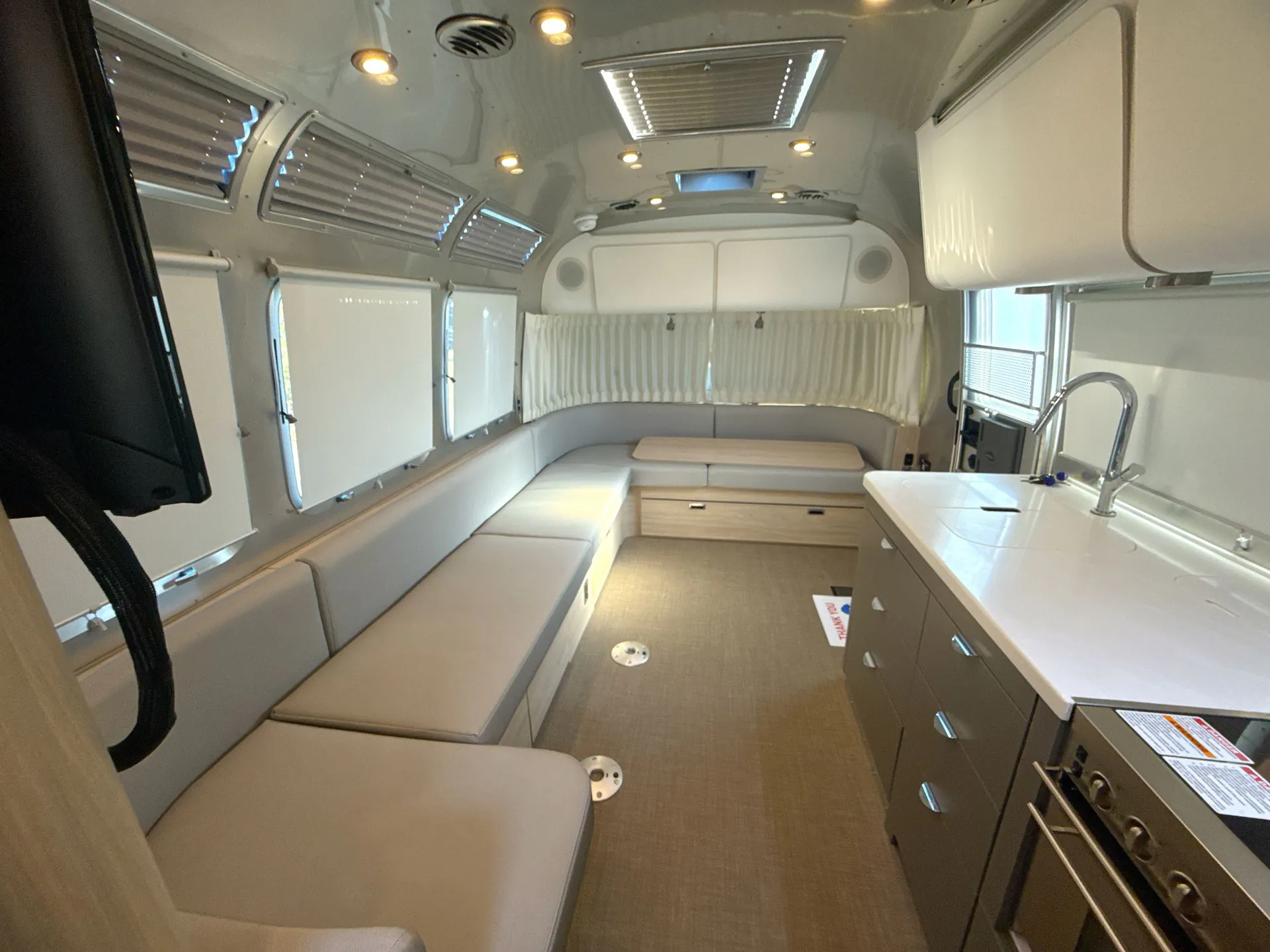 2020 Airstream Globetrotter 27FB Twin — living area main