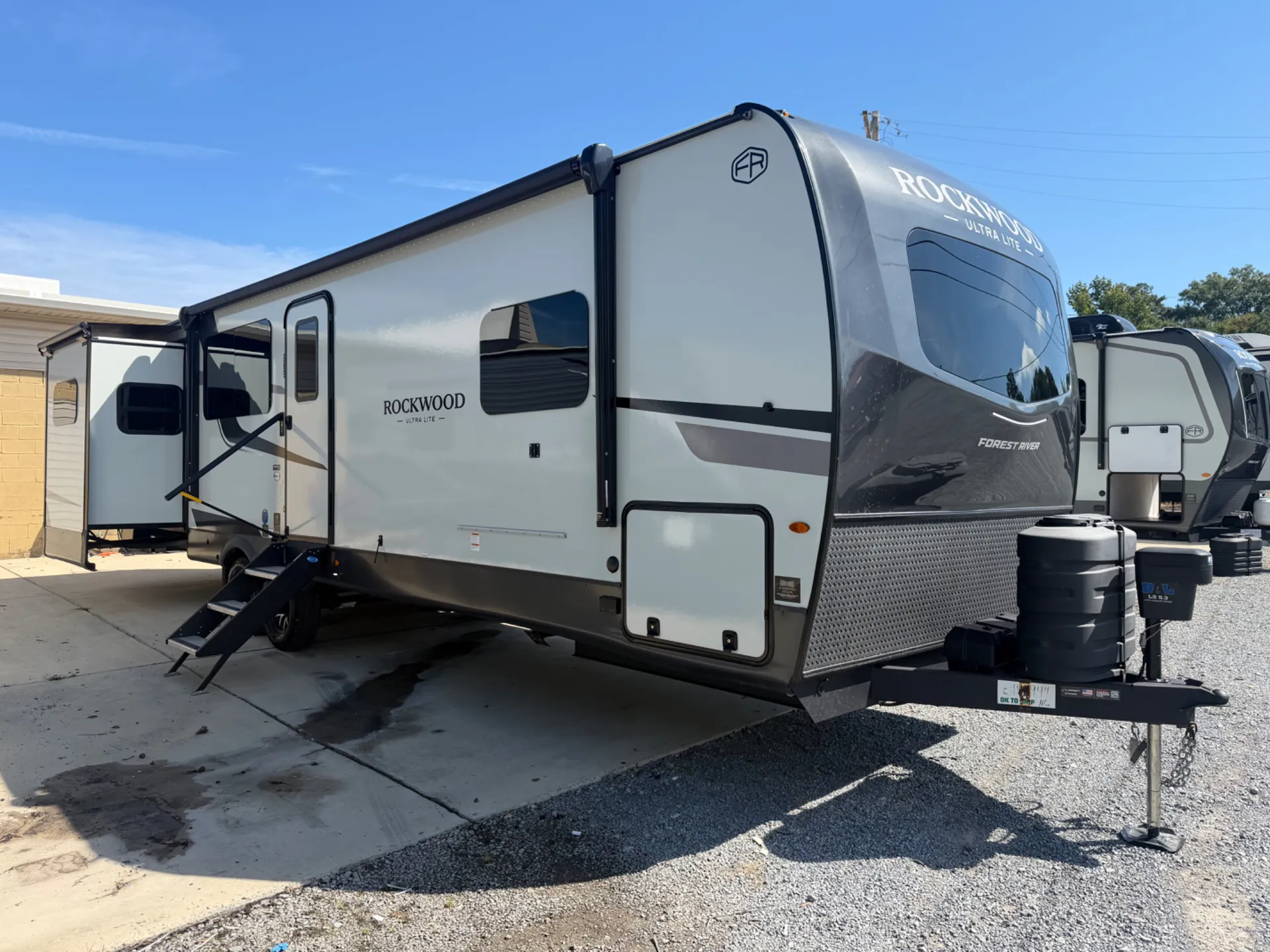 2026 Forest River Rockwood Ultra Lite 2908SRL - Photo 2
