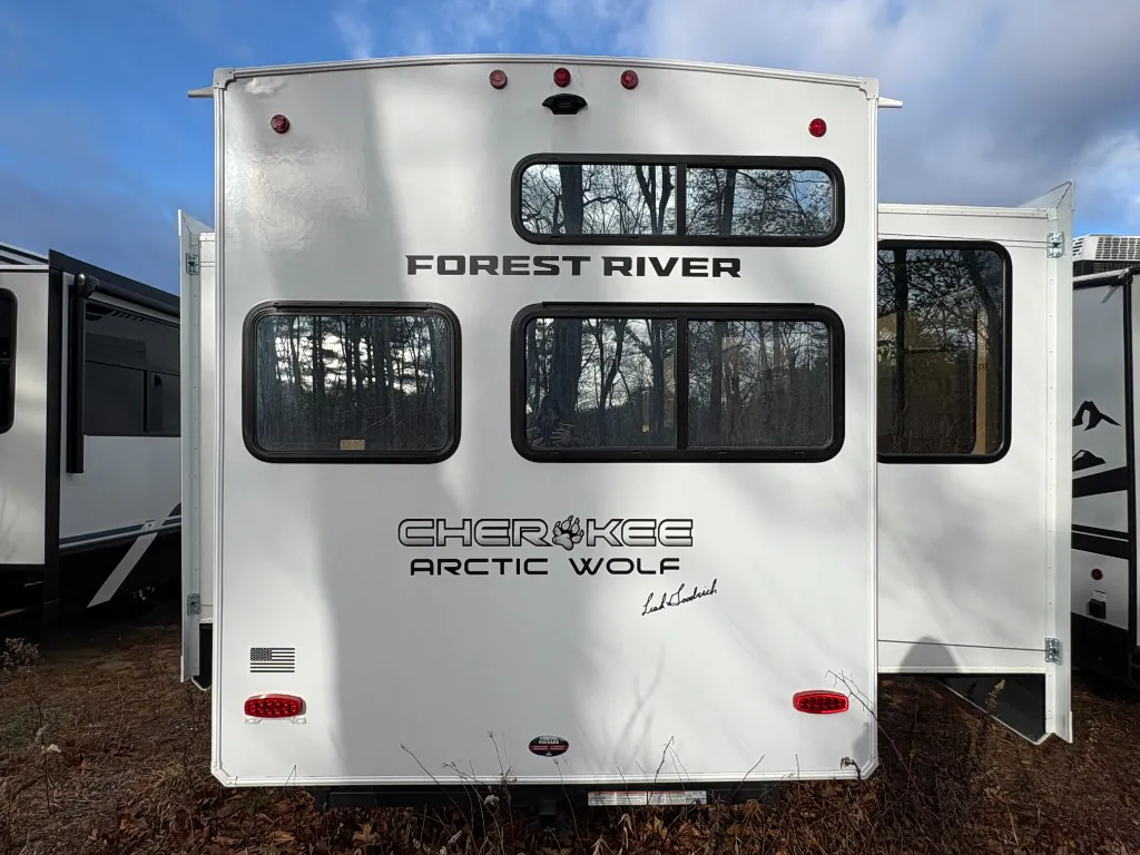 2026 Forest River Cherokee Arctic Wolf 38LEAHG — Photo 5