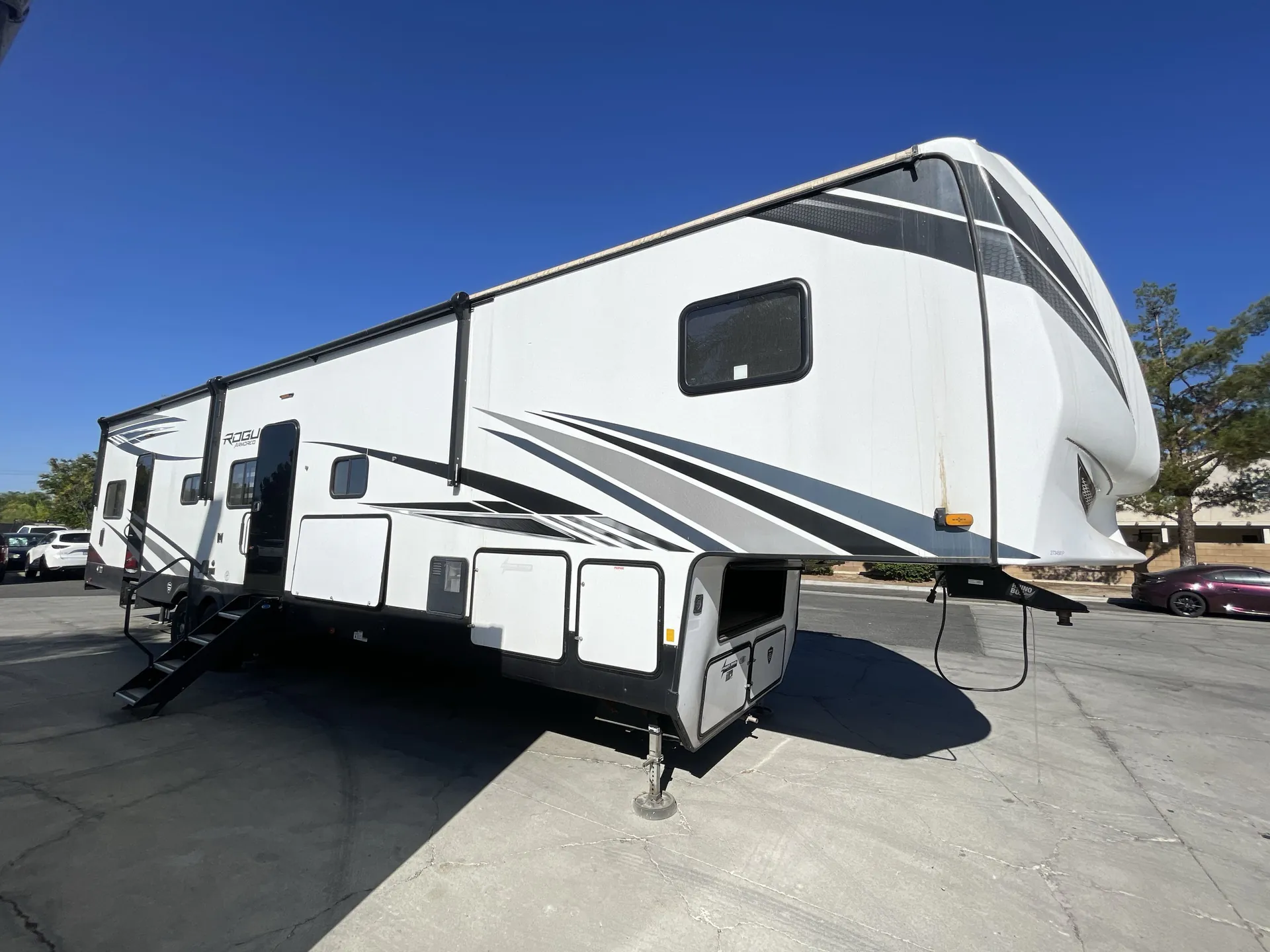 2021 Forest River Vengeance Rogue Armored 4007G2 — campside