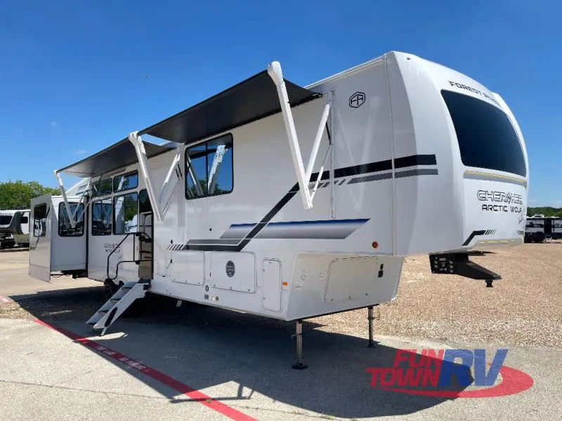 2026 Forest River Cherokee Arctic Wolf 38LEAHG - Photo 2