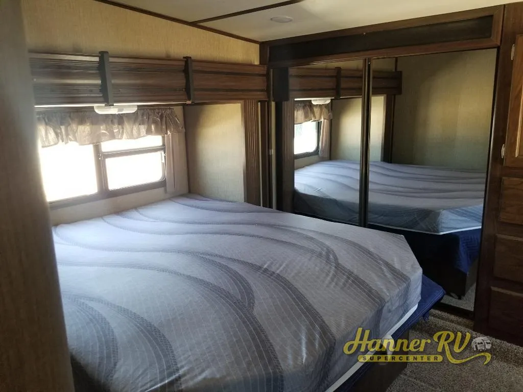 2017 Keystone Sprinter 347FWLFT - Photo 3