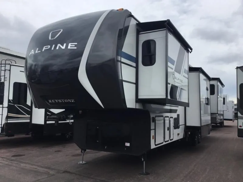 2026 Keystone Alpine Avalanche Edition 381DL - Photo 3