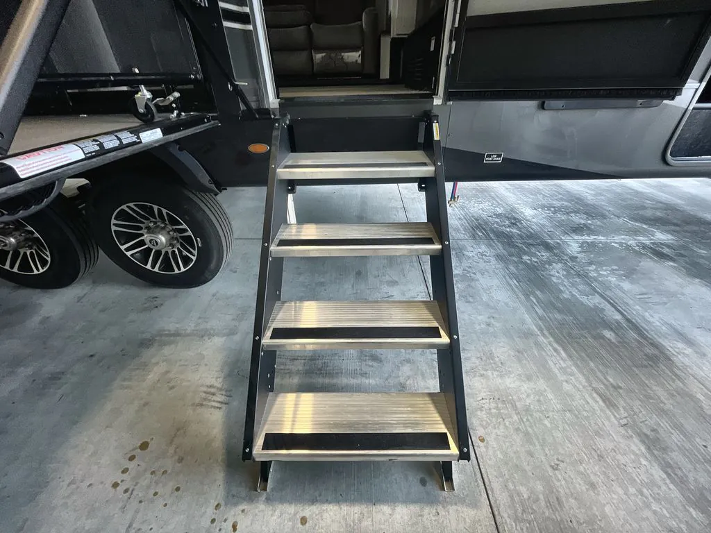 2025 Jayco Seismic Luxury Series 4113, Photos photo 7