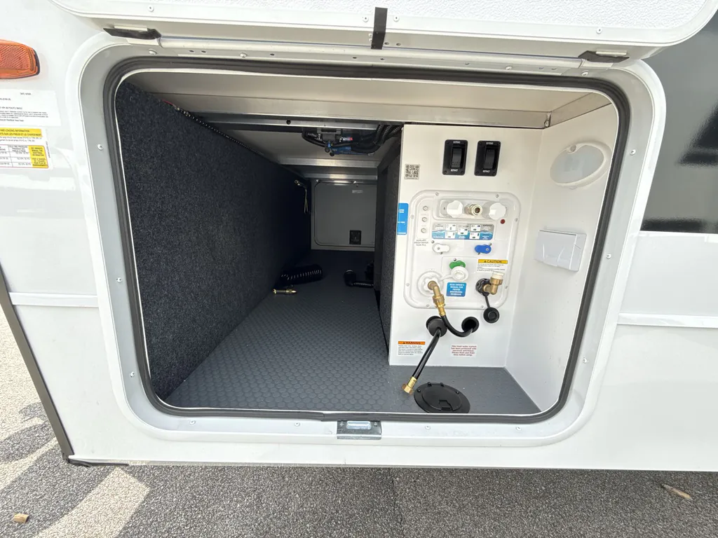 2026 Brinkley Model I 294, Photos photo 9