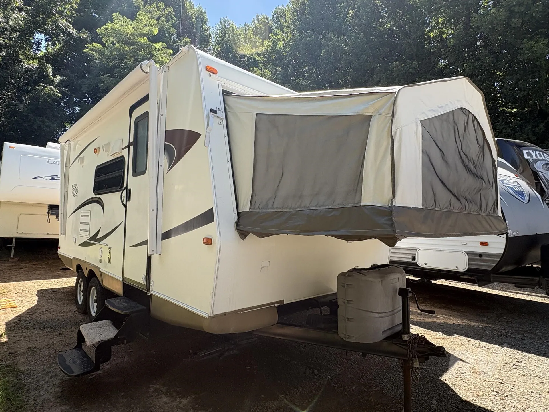 2011 Forest River Rockwood Roo 21SS - Photo 3