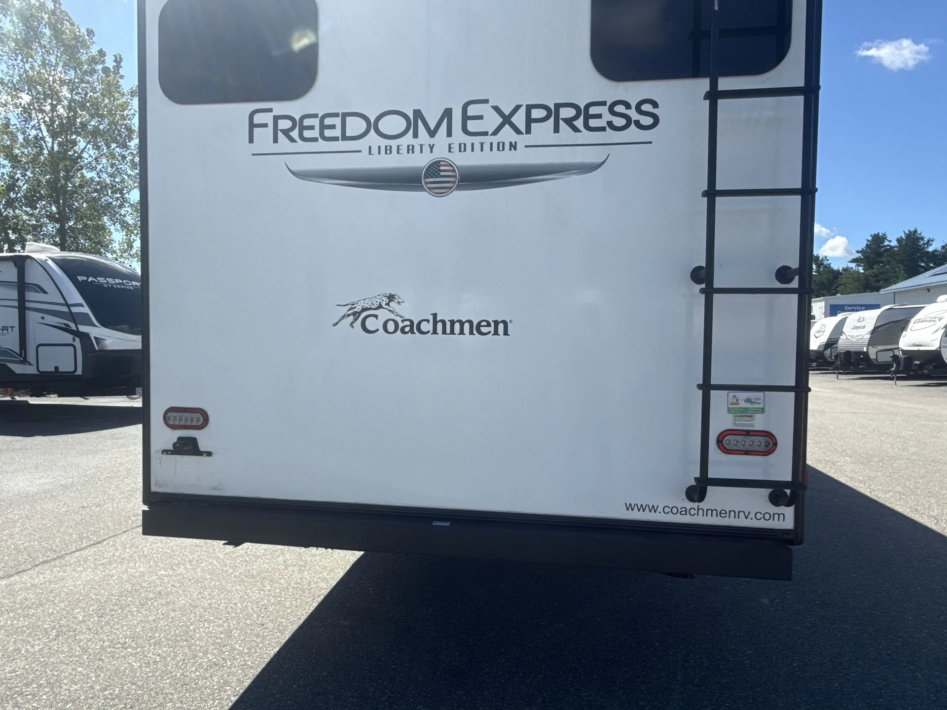 2022 Coachmen Freedom Express Liberty Edition 292BHDSLE — living area main