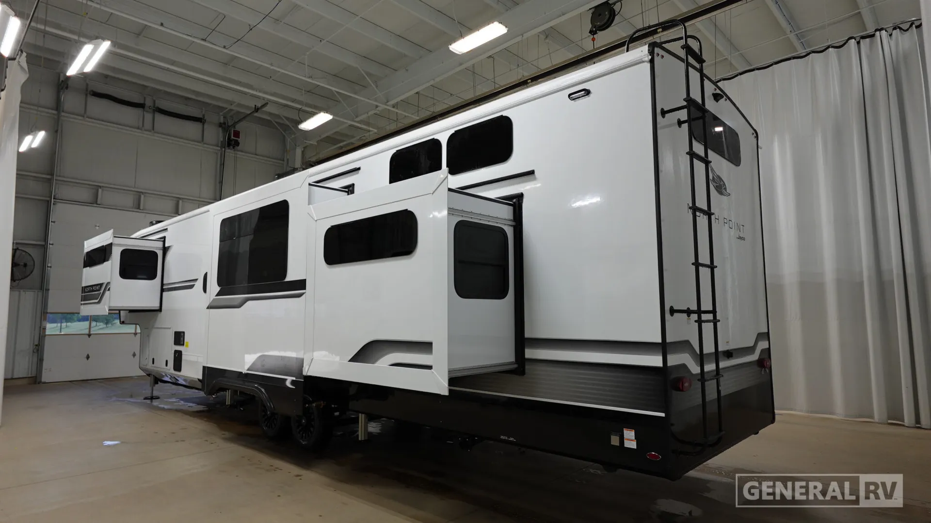 2027 Jayco North Point 395DSDB - Photo 4