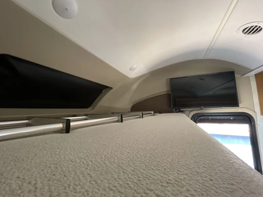 2019 Tiffin Wayfarer 24 FW, Photos photo 19