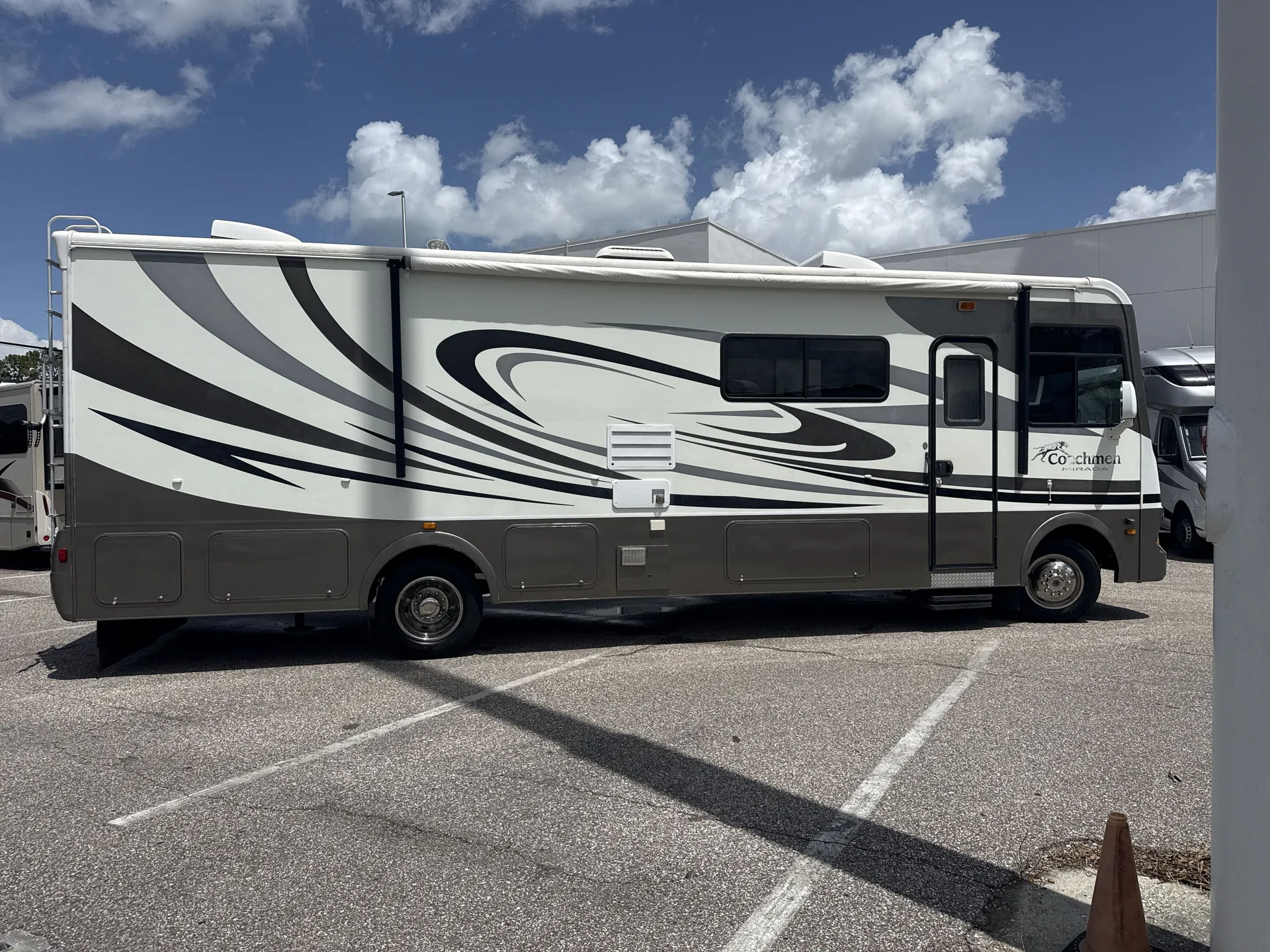 2011 Coachmen Mirada 29DS - Photo 3