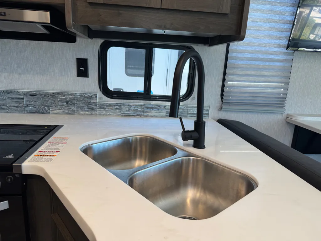 2024 Coachmen Pursuit 31BH, Photos photo 9