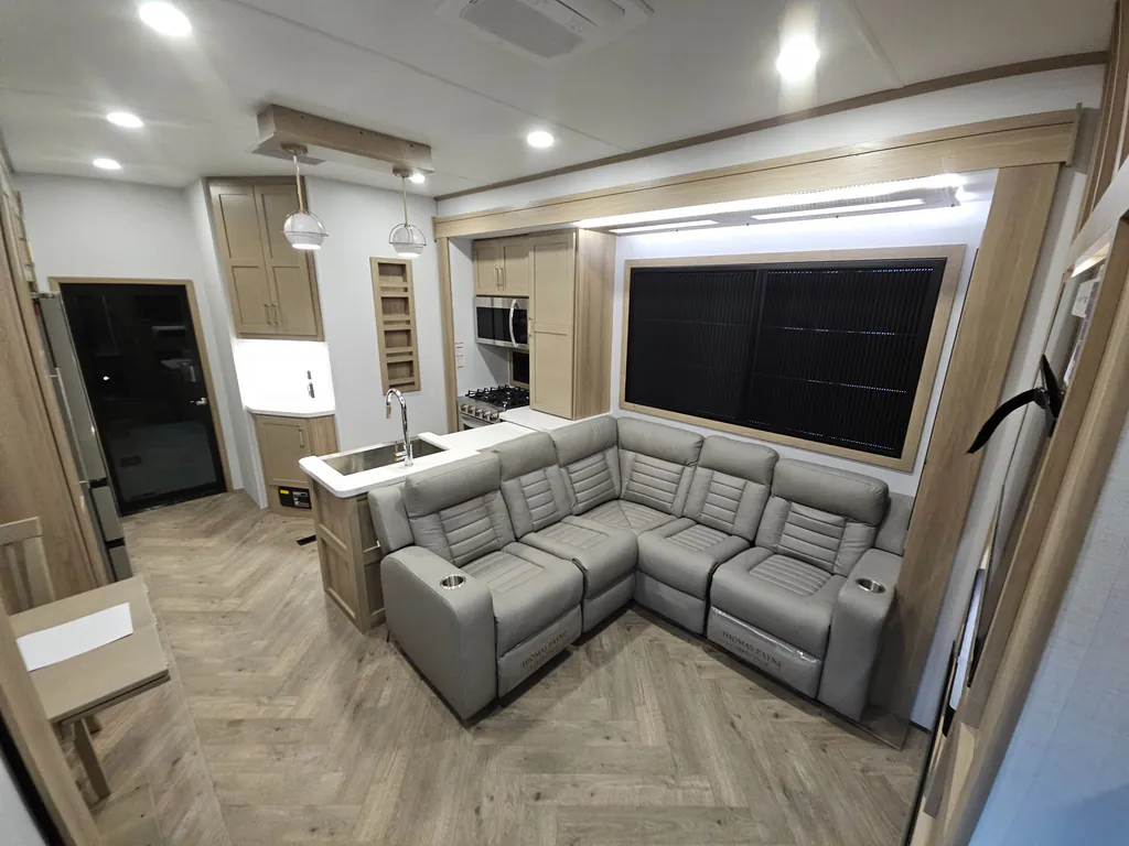2026 Keystone Raptor 433, Photos photo 5