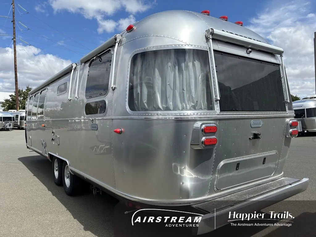 2027 Airstream Globetrotter 30RB dealer photo 1 from Airstream Adventures