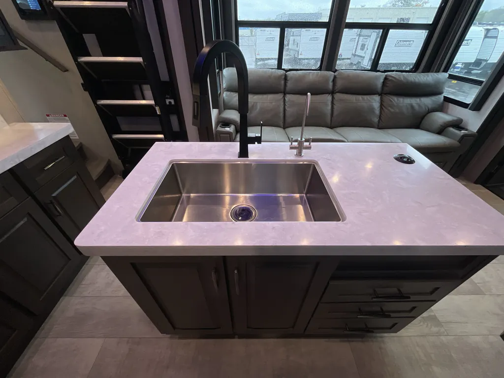 2021 Grand Design Momentum 381M, Photos photo 11