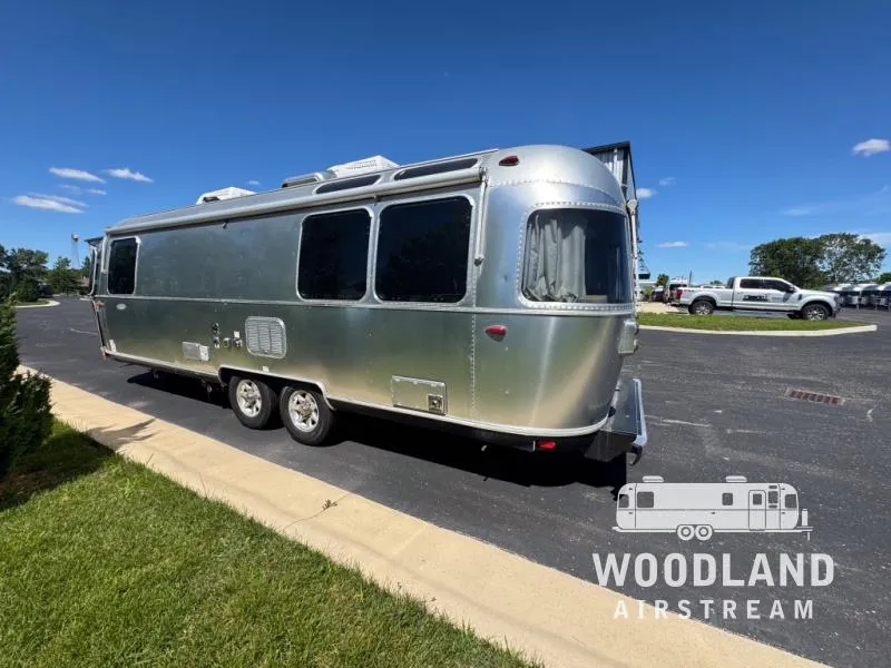 2017 Airstream Flying Cloud 27FB - Photo 3