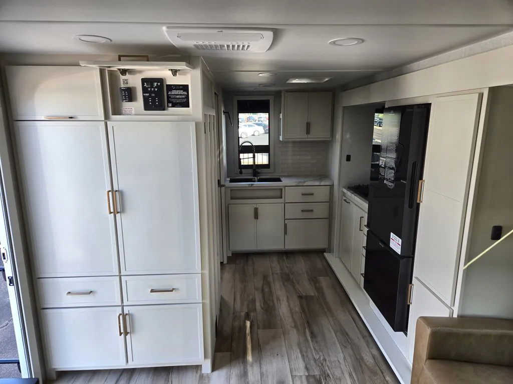 2026 Brinkley Model Ix 23X, Photos photo 10