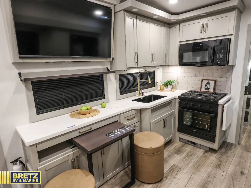 2026 Brinkley Model Z 2810, Photos photo 15