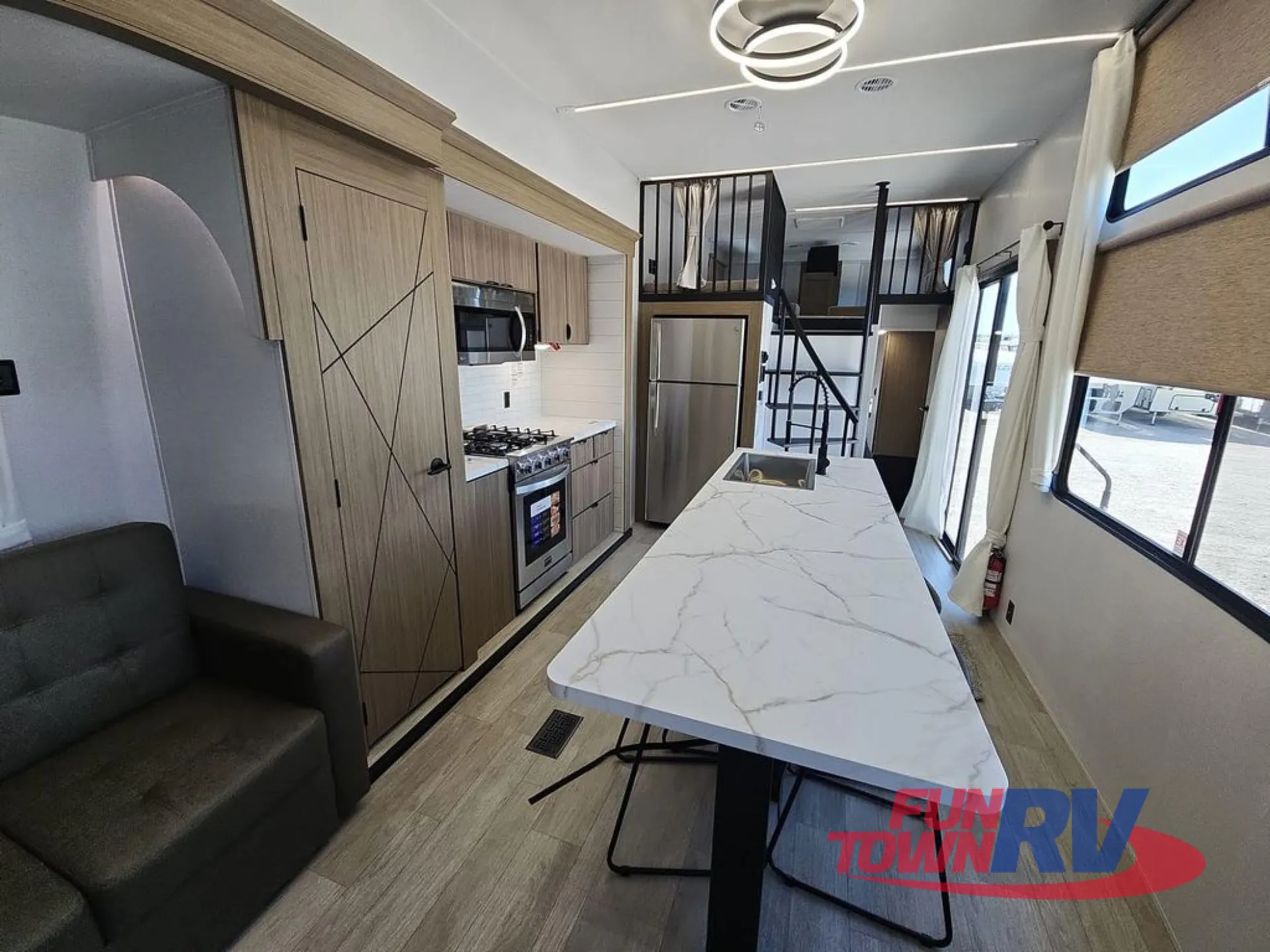 2026 Forest River Salem Grand Villa 42ICE — Photo 7