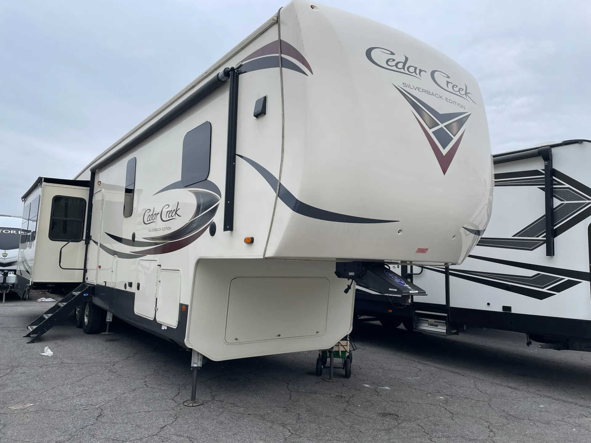 2020 Forest River Cedar Creek Silverback 37MBH - Photo 2