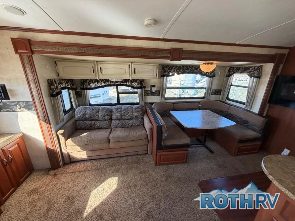 2011 Keystone Outback 298RE, Photos photo 14