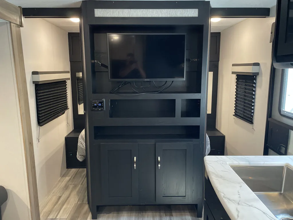2023 Coachmen Freedom Express Select 29SE, Photos photo 12