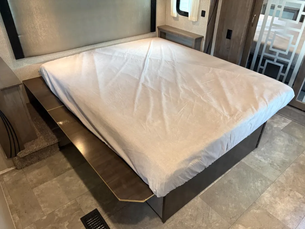 2020 Forest River Cedar Creek Champagne Edition 38EL, Photos photo 30