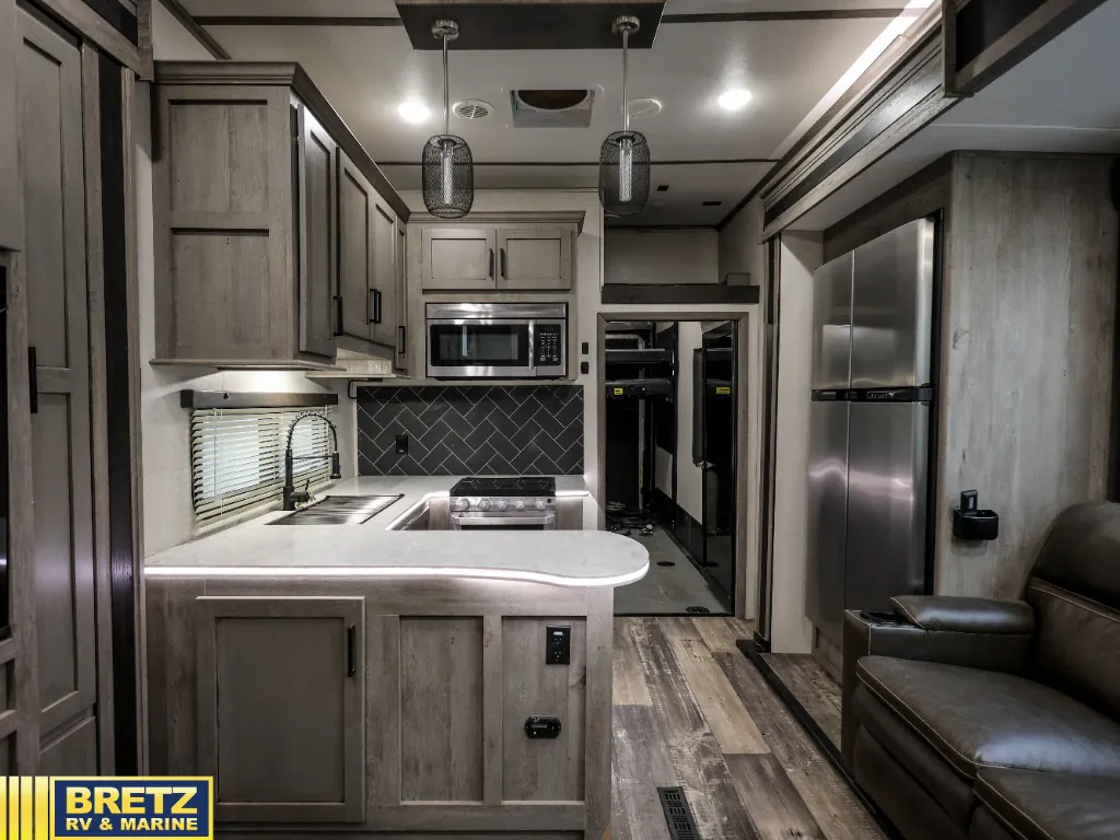 2021 Keystone Raptor 423, Photos photo 6