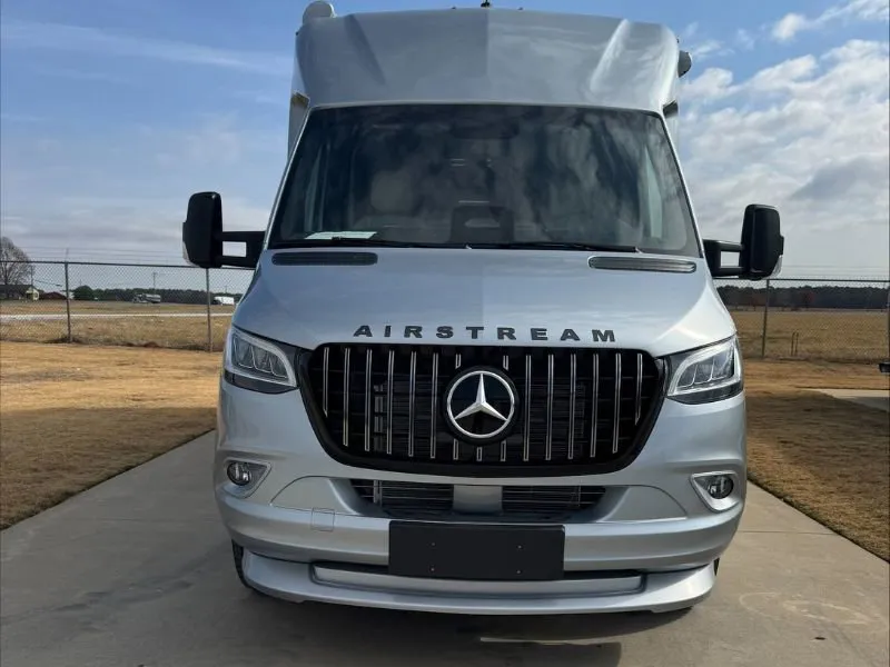 2026 Airstream Atlas 25MS - Photo 3