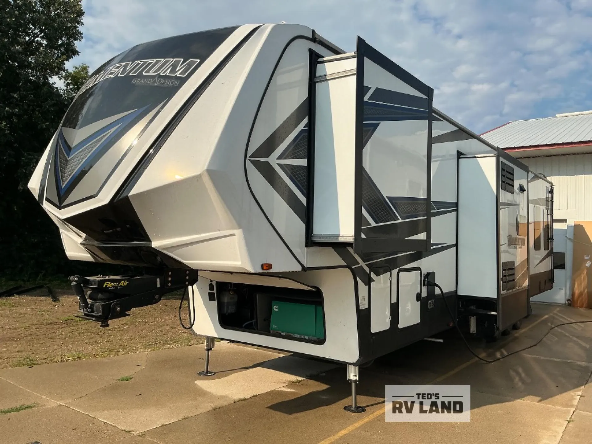 2019 Grand Design Momentum 398M - Photo 4