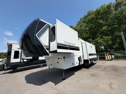 2026 Keystone Montana High Country 290RL - Photo 4