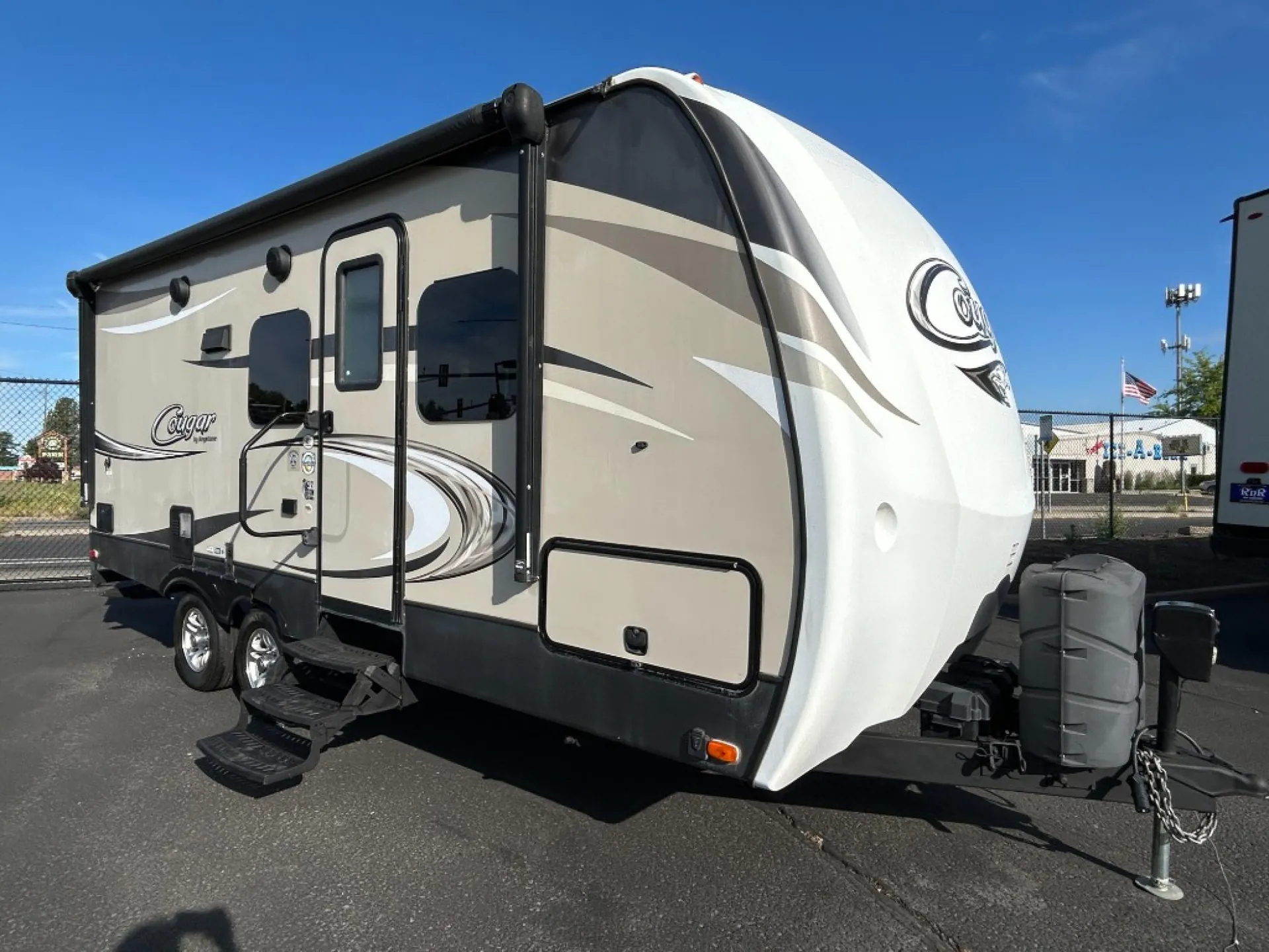 2017 Keystone RV Cougar Half-Ton Series 19RBEWE - Photo 2