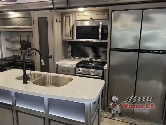 2022 Keystone Montana 3931FB - Photo 4
