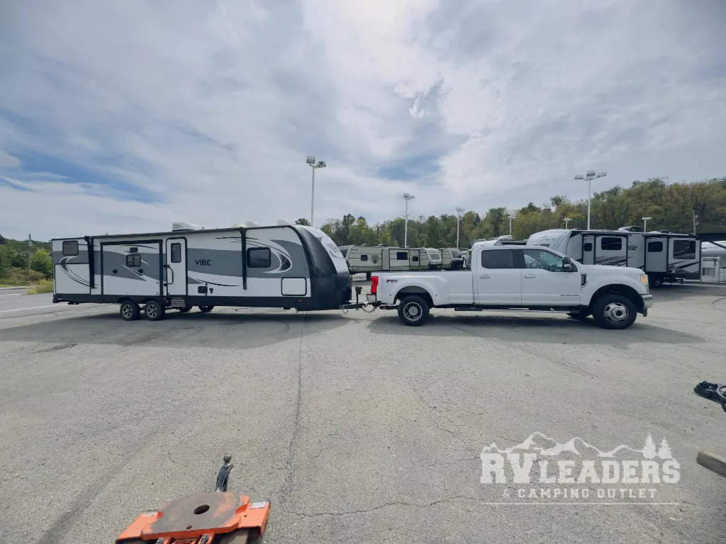 2017 Forest River Vibe 313BHS, Photos photo 9