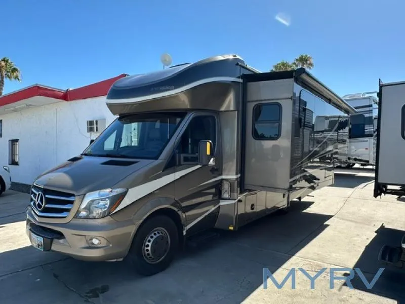 2017 Dynamax Corp Isata 3 24FW - Photo 2