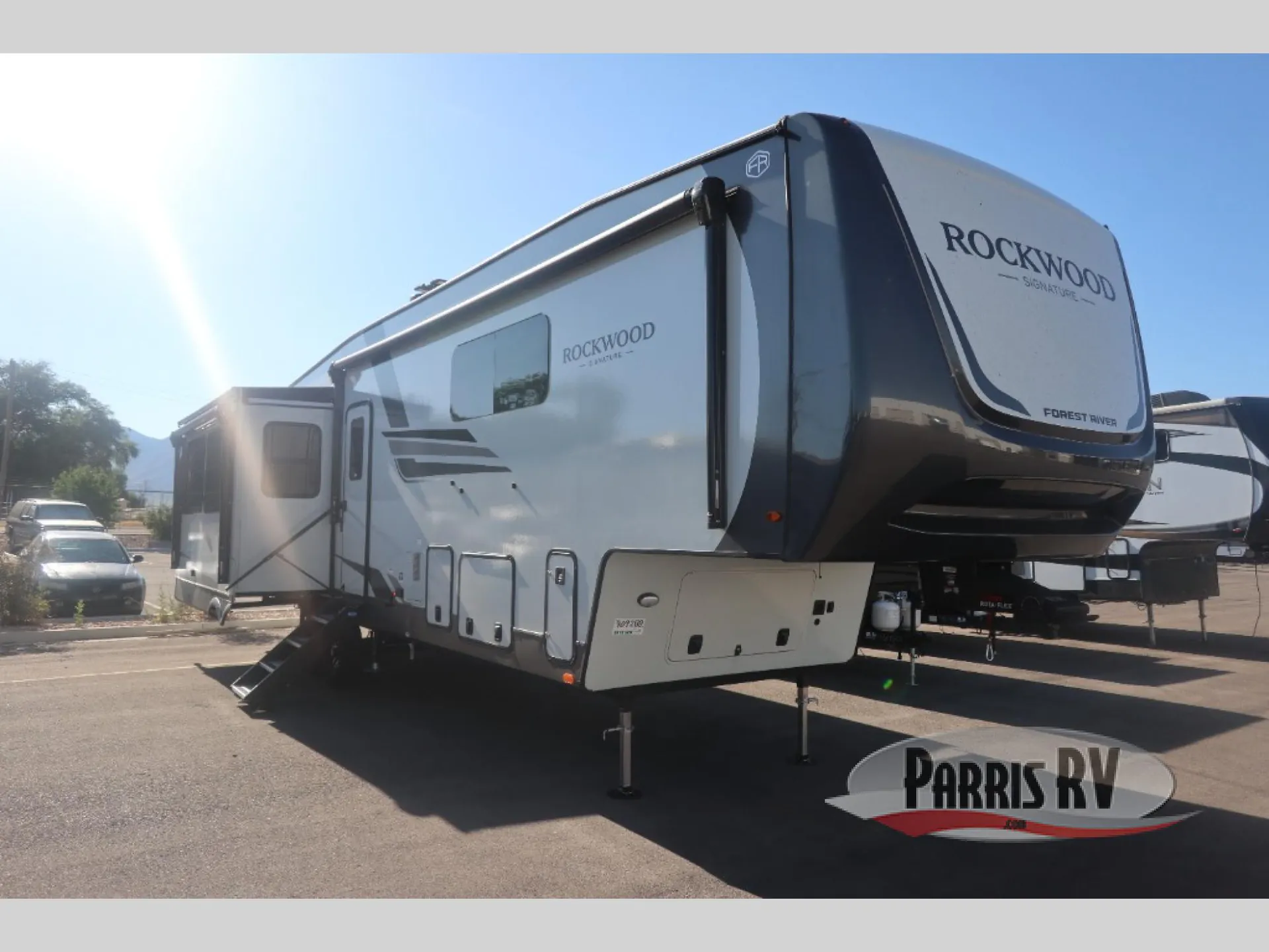 2026 Forest River Rockwood Signature 401SFB - Photo 2