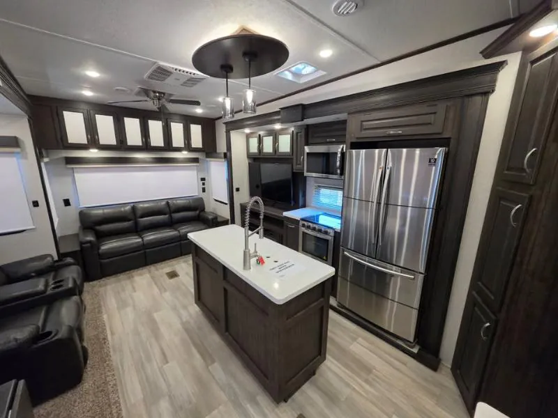 2021 Coachmen Brookstone 398MBL - Photo 4