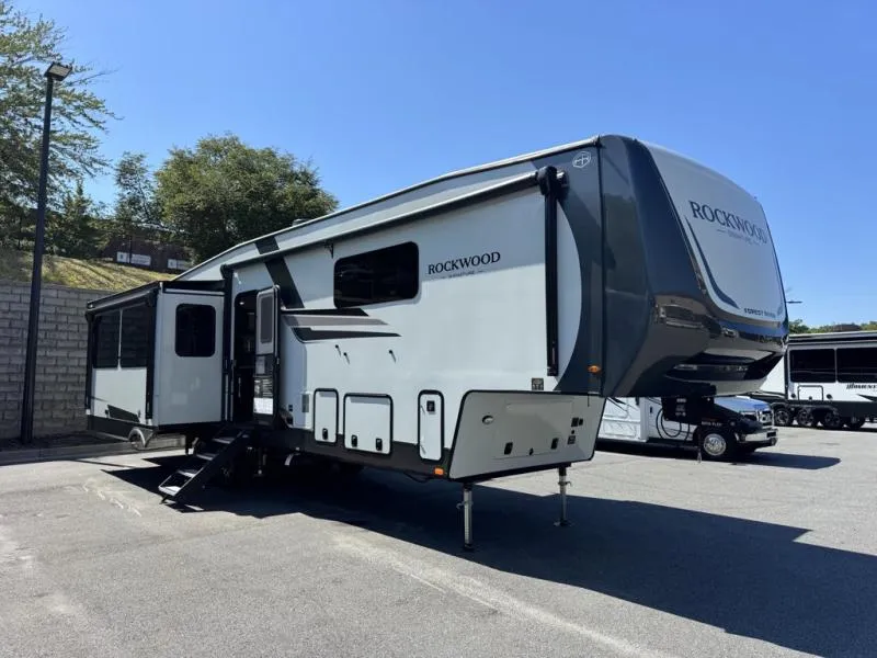 2026 Forest River Rockwood Signature 401SFB - Photo 2