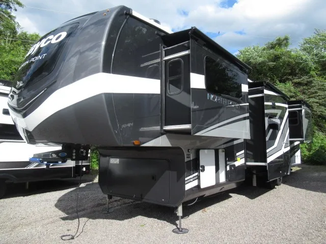 2026 Jayco North Point 382FLRB - Photo 4