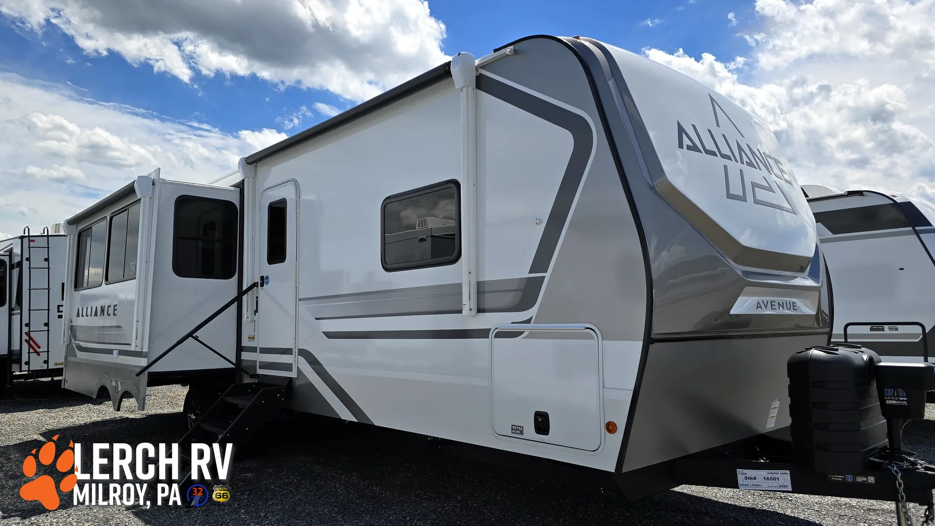 2027 Alliance RV Avenue 298RL - Photo 2