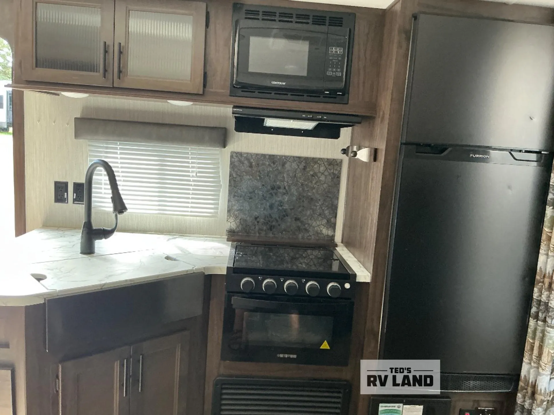 2021 Forest River Cherokee Grey Wolf 27RR - Photo 3