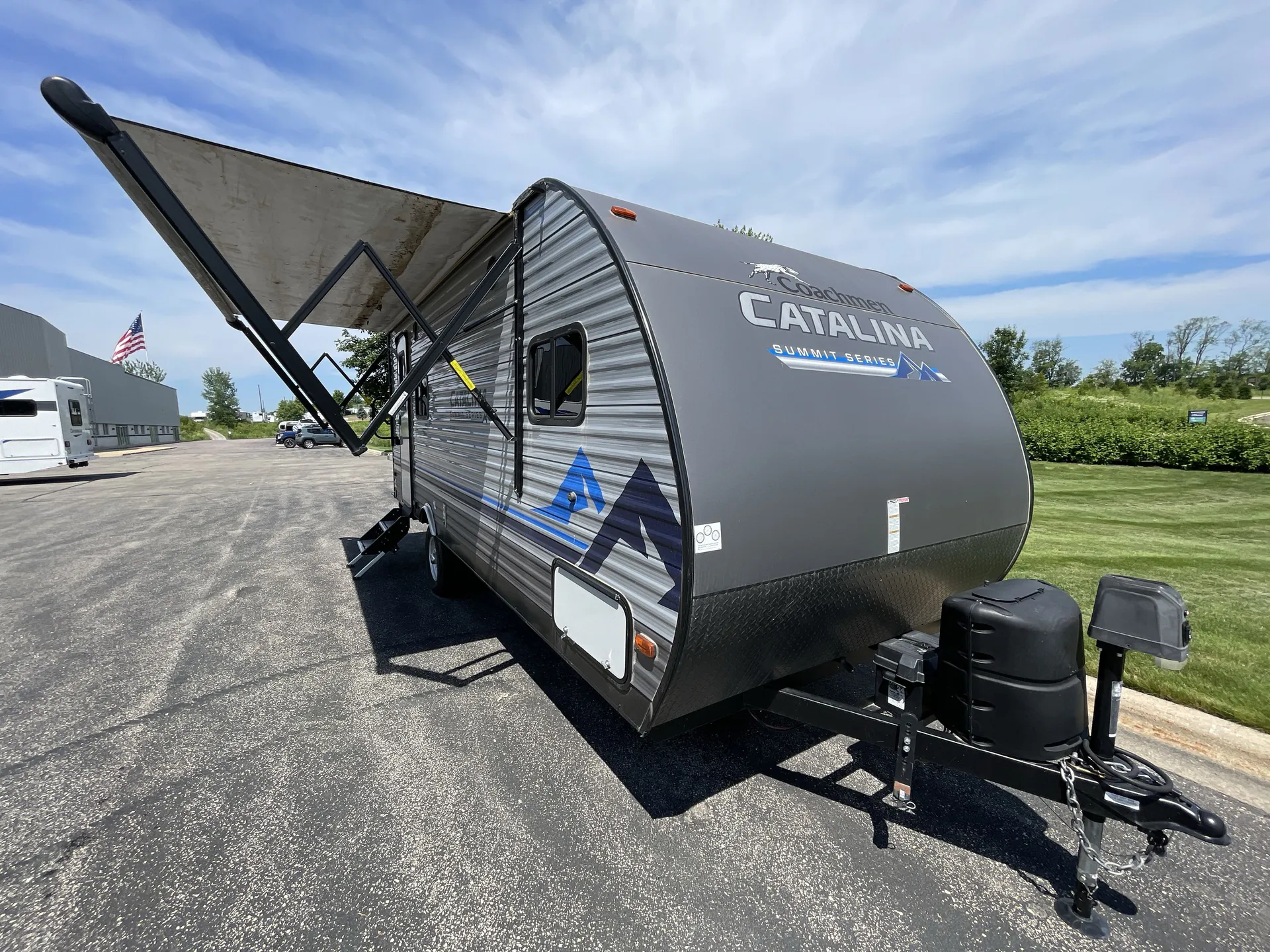 2022 Coachmen Catalina Summit 184FQS - Photo 2