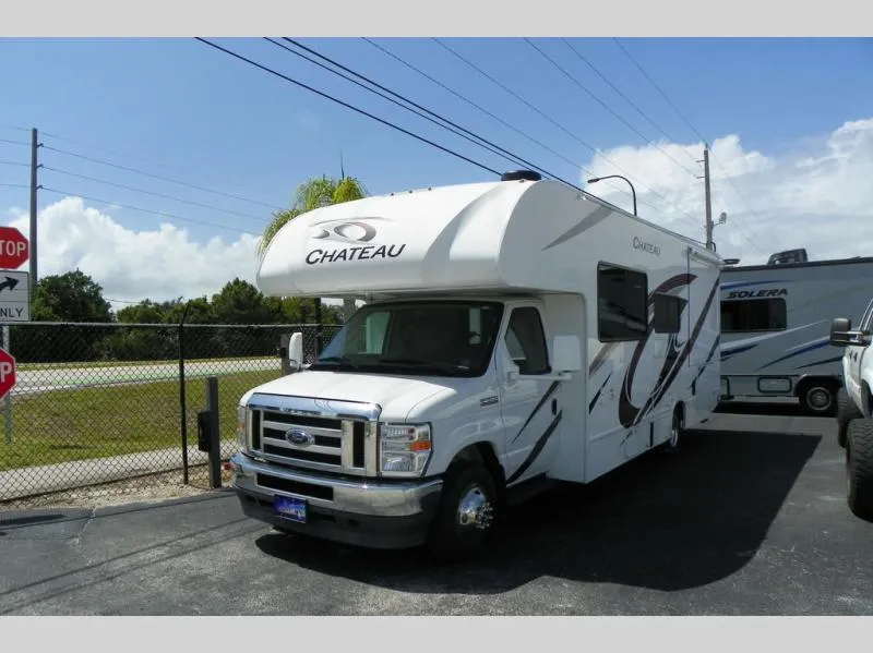 2021 Thor Motor Coach Chateau 26B - Photo 2