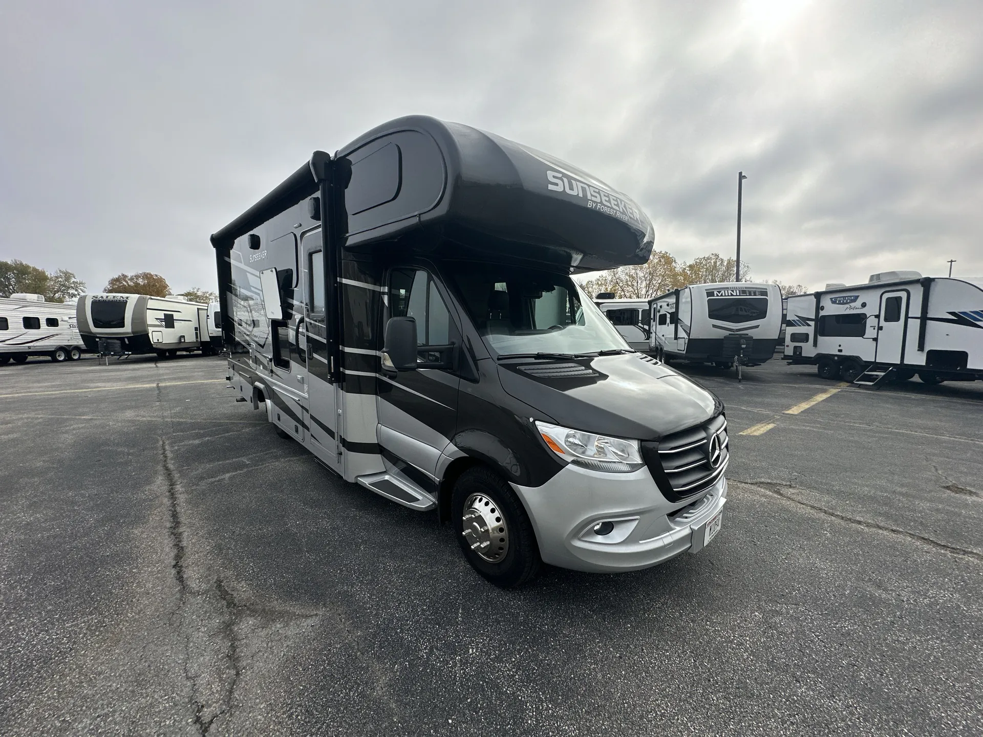 2023 Forest River Sunseeker MBS 2400T - Photo 2