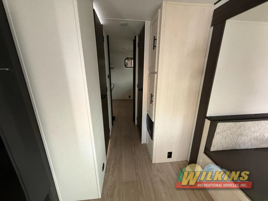 2027 Shasta RVs i-5 Edition 532BEDS, Photos photo 15