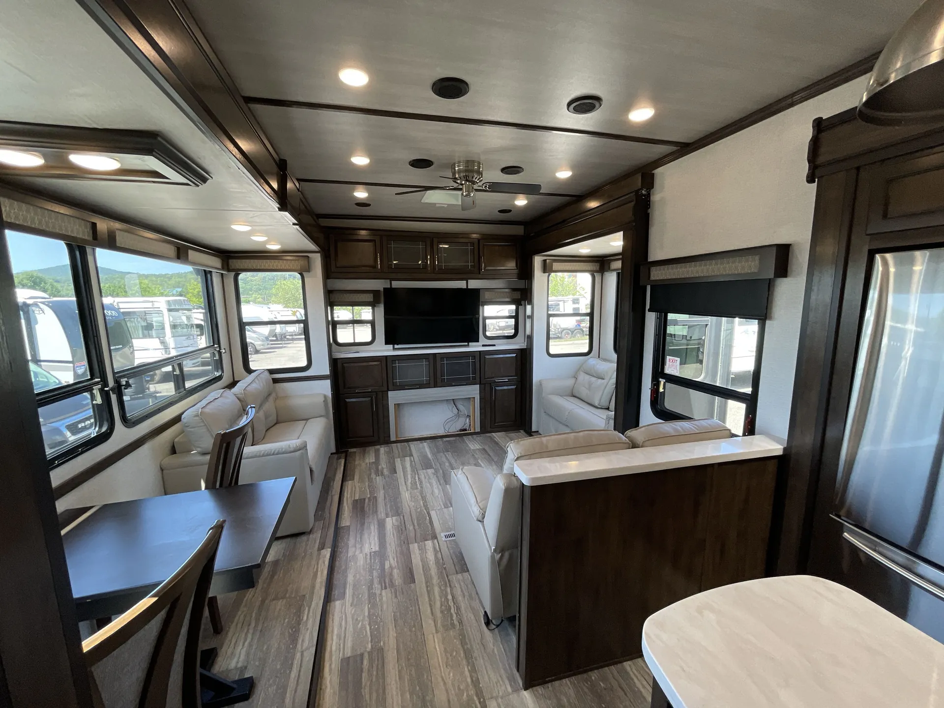 2021 Dutchmen Yukon 410RD dealer photo 2 from Camping World