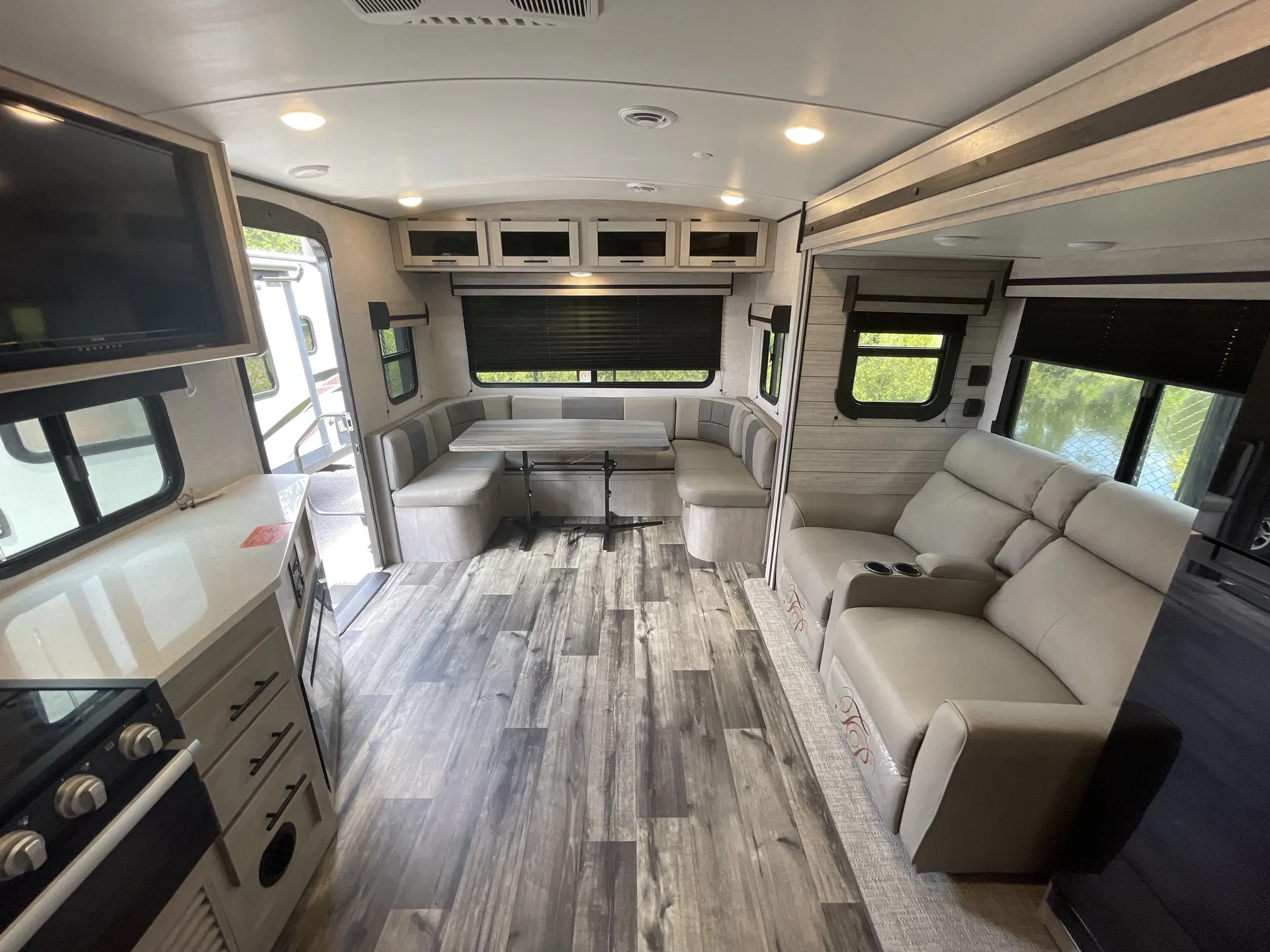 2023 CrossRoads Sunset Trail Super Lite 258RD — living area main