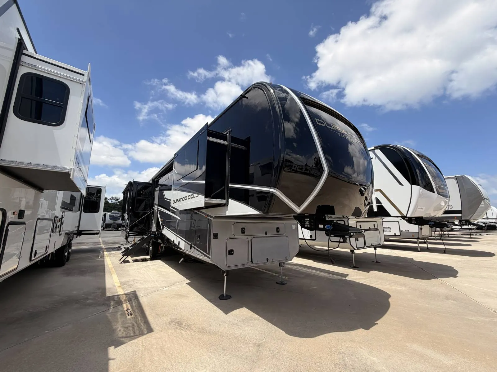 2027 Forest River DURANGO GOLD 384MSQ - Photo 4