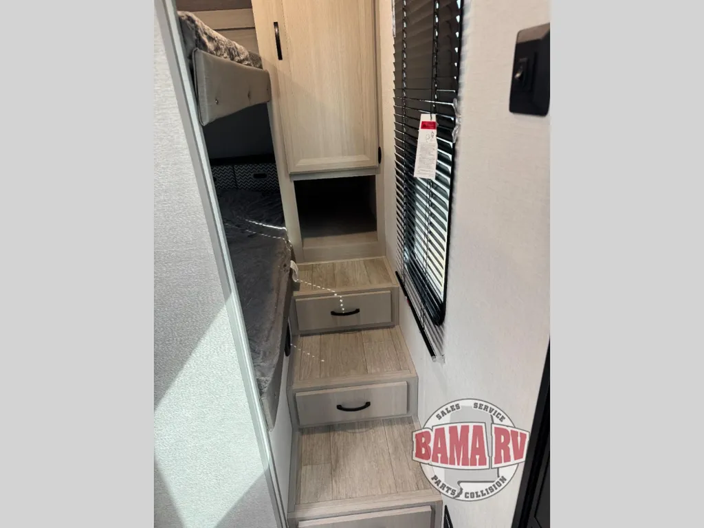 2027 Coachmen Catalina Legacy Edition 333DBDSCK, Photos photo 14